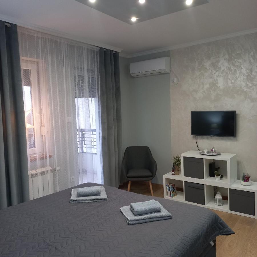 Apartman Lola ซูโบติกา ภายนอก รูปภาพ