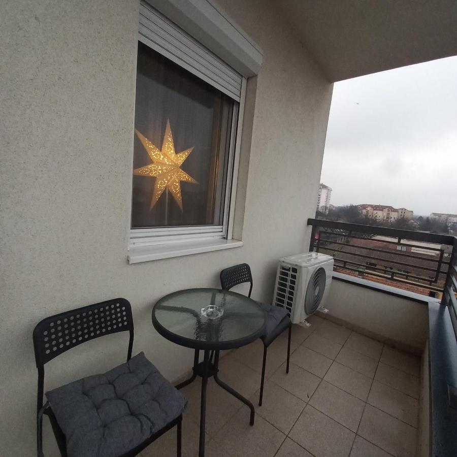 Apartman Lola ซูโบติกา ภายนอก รูปภาพ